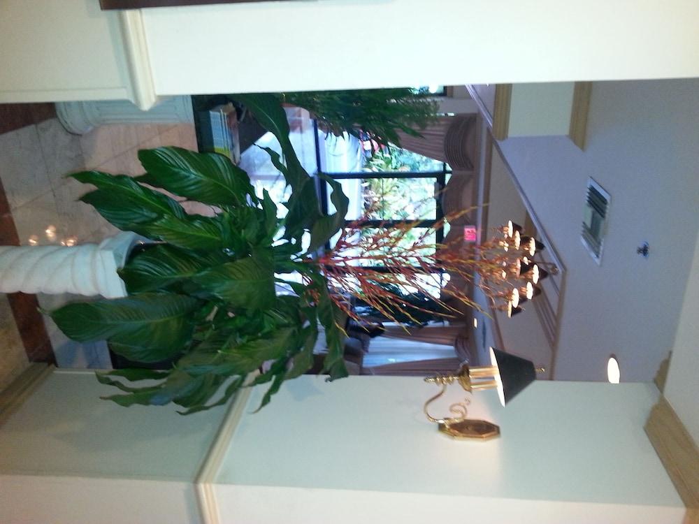 Hotel Chateaubleau Coral Gables Extérieur photo