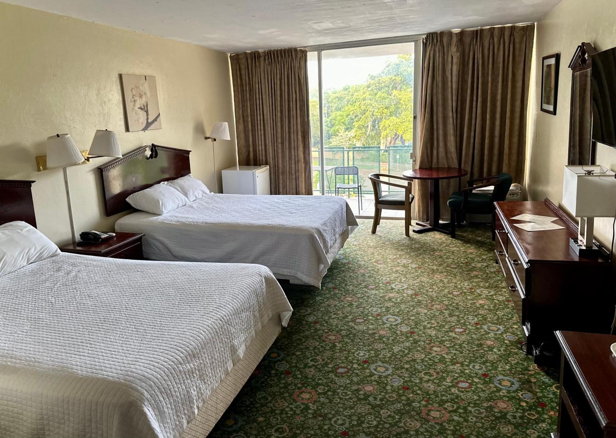 Hotel Chateaubleau Coral Gables Extérieur photo