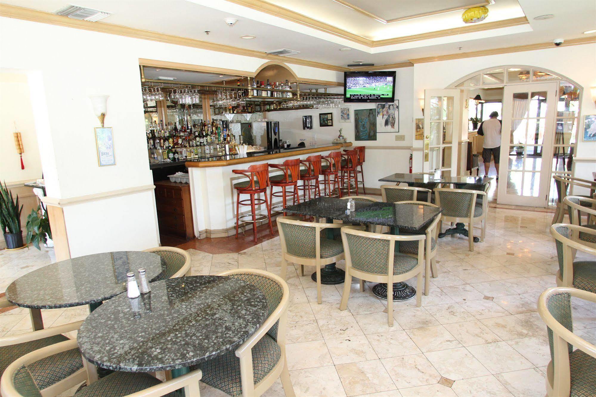 Hotel Chateaubleau Coral Gables Extérieur photo